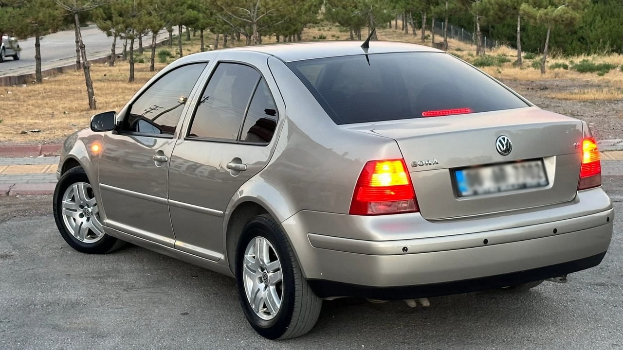 Volkswagen Bora Arkadan Görünüm