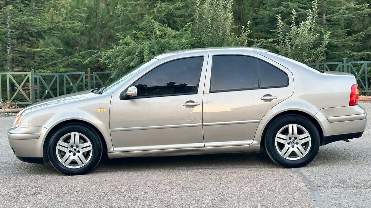 Volkswagen Bora Yandan Görünüm