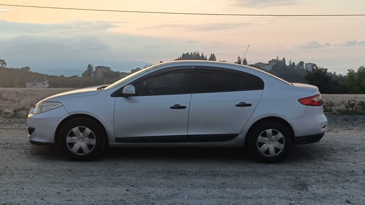 Renault Fluence Yandan Görünüm