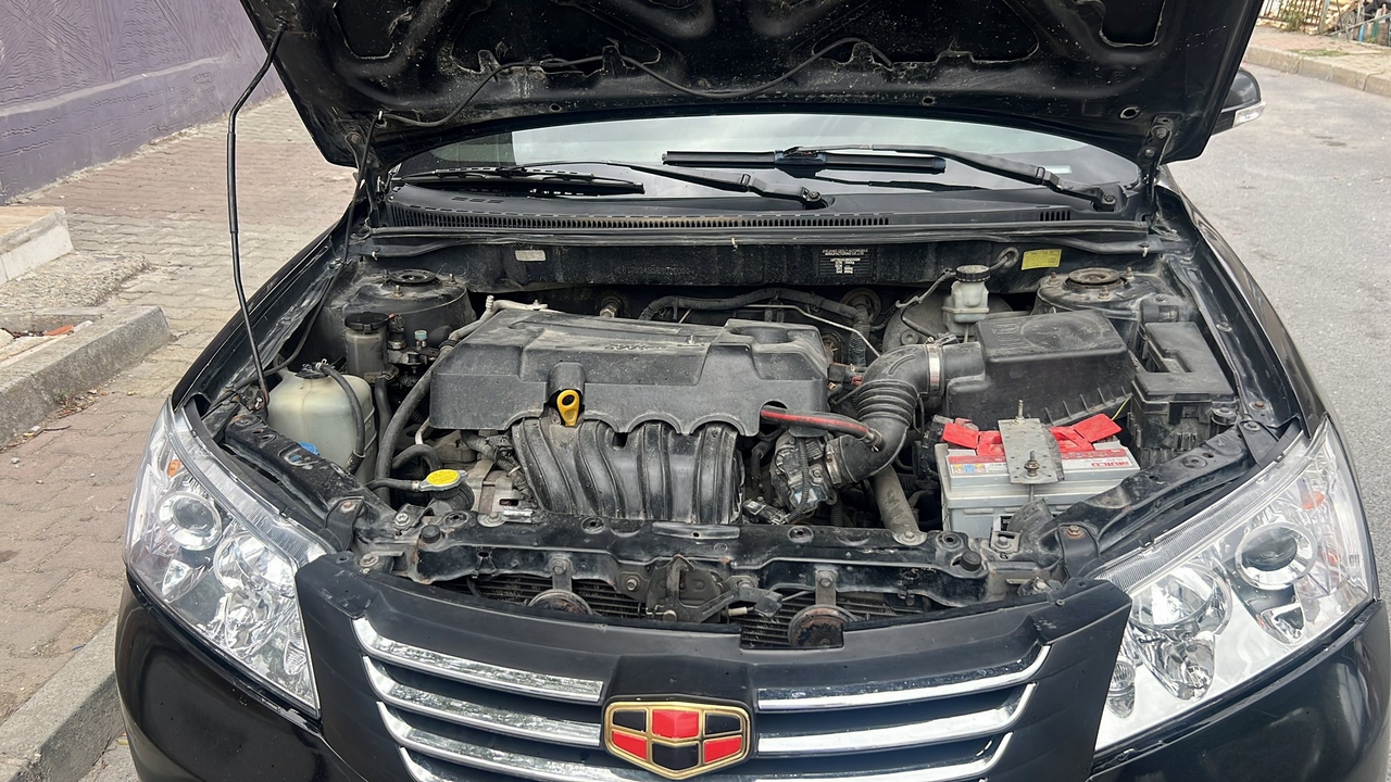 Geely Emgrand Motor