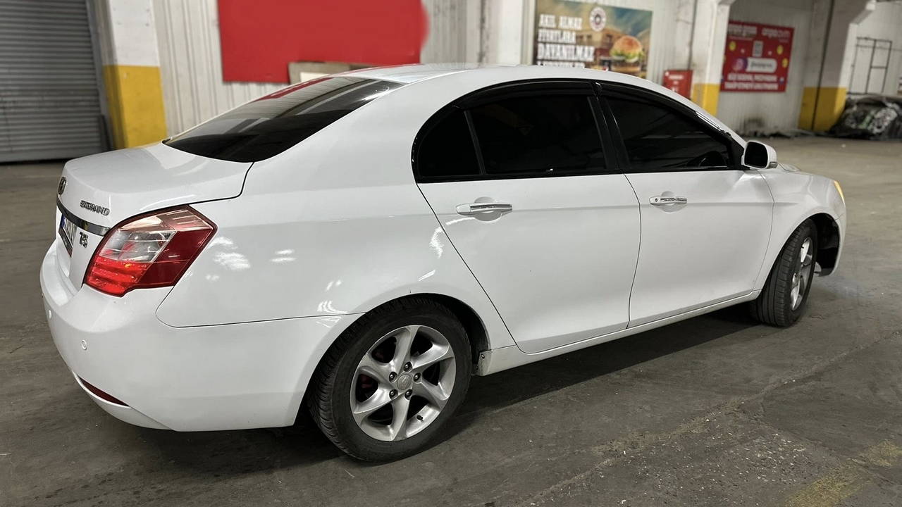 Geely Emgrand, Mercedes S Serisine Benziyor