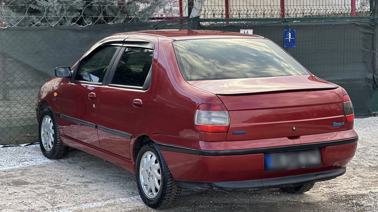 Fiat Siena Arkadan Görünüm