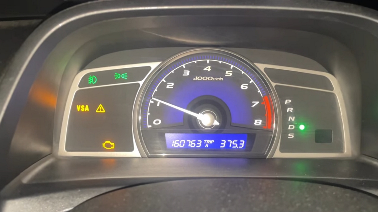 Motor Arıza Lambası ve VSA İşareti ile Birlikte Yanan Genel Uyarı Lambası