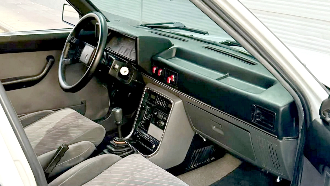 Renault 11 Flash İçi