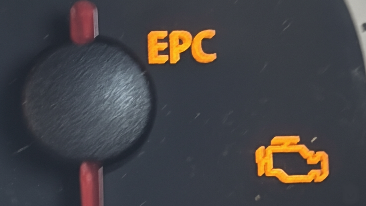 Skoda Gösterge Ekranında EPC Arıza Işığı