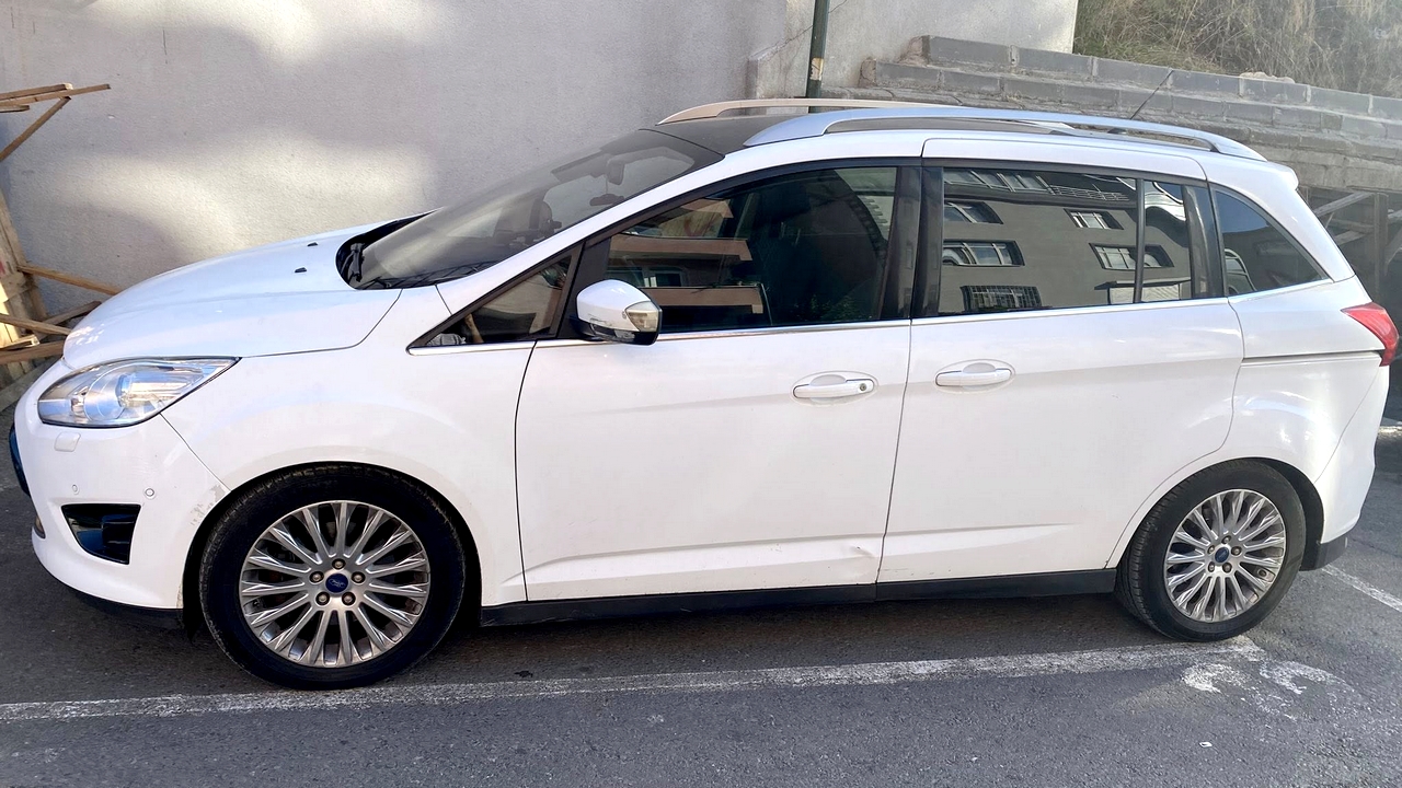 Ford Grand C-Max Yandan Görünüm