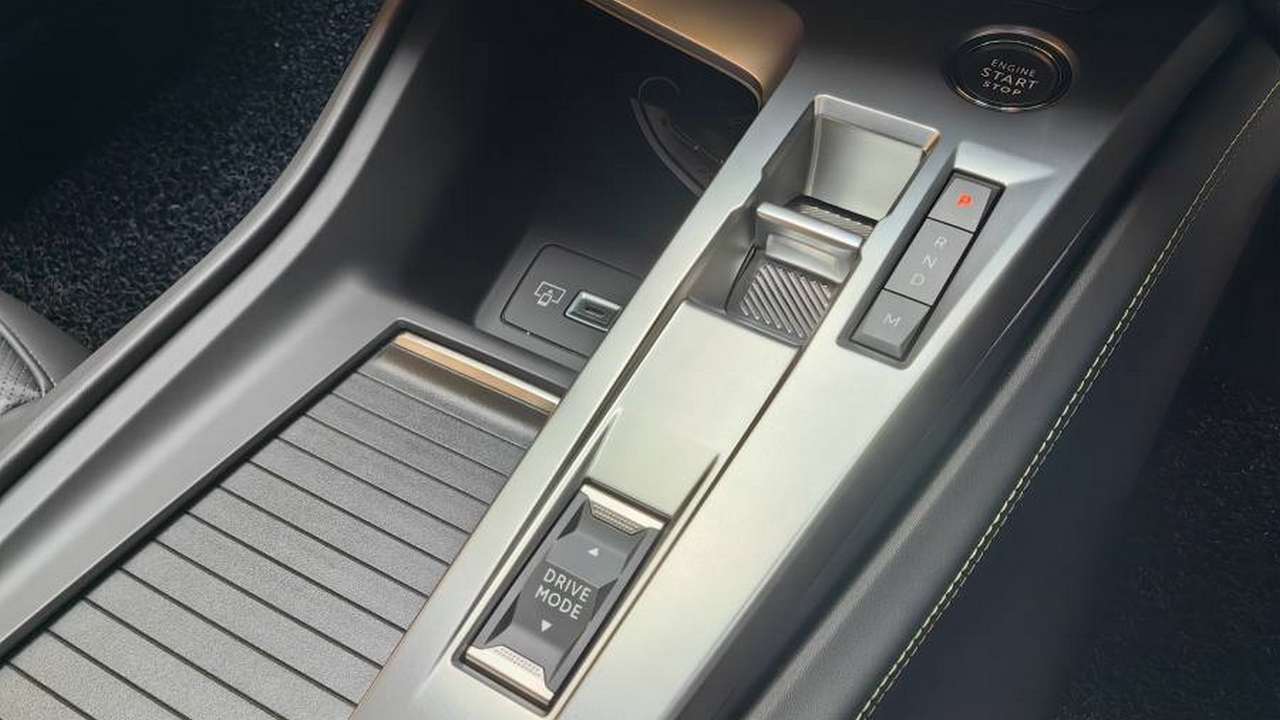 Peugeot 408 GT Sürüş Modları ve EAT8 Vites