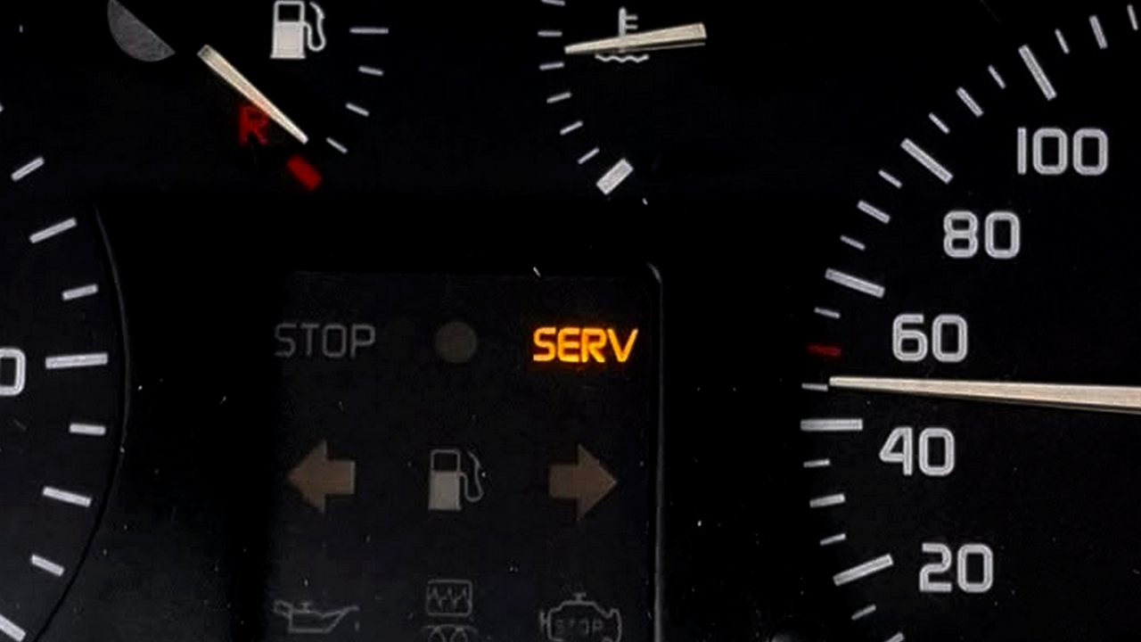 Renault ve Dacia Markaların Bazı Modellerinde SERV Uyarı Işığı Yanar