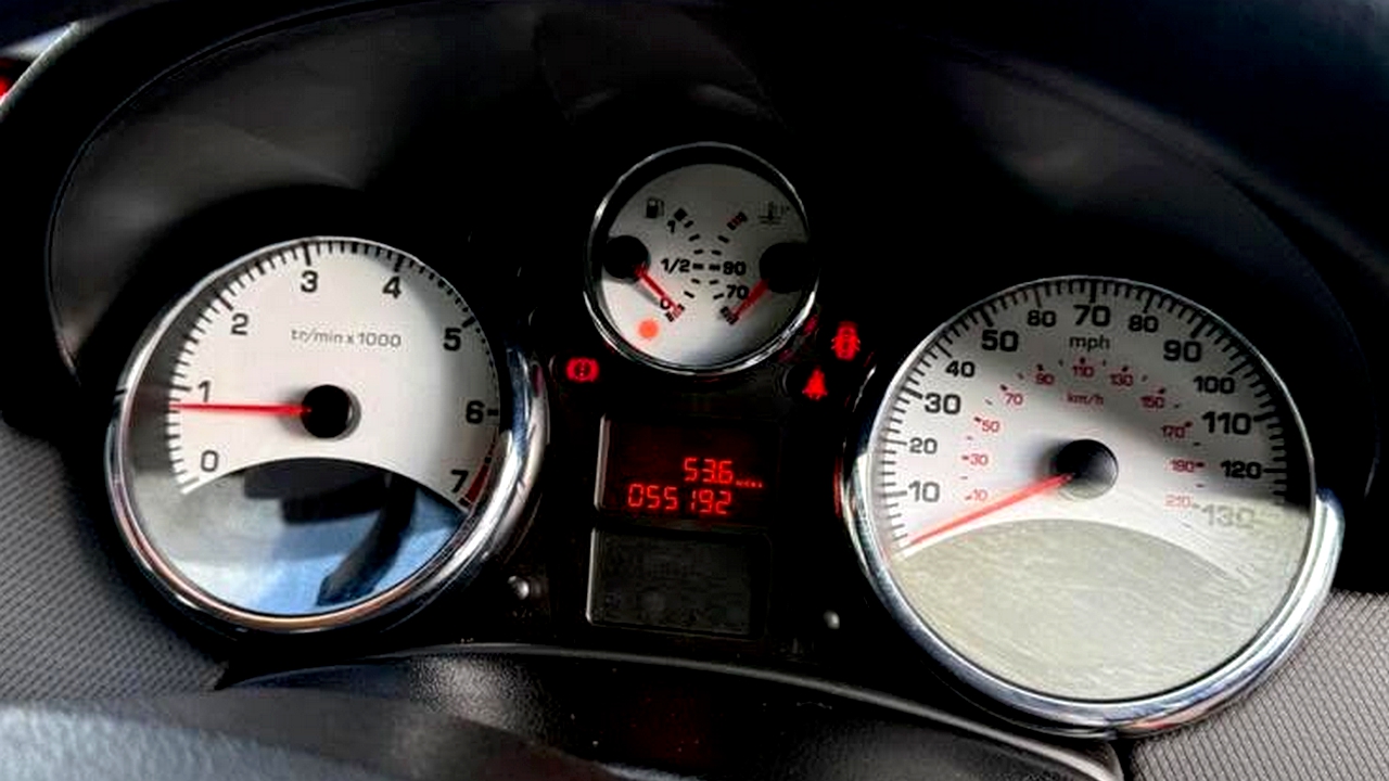 Peugeot 207 Gösterge Ekranı