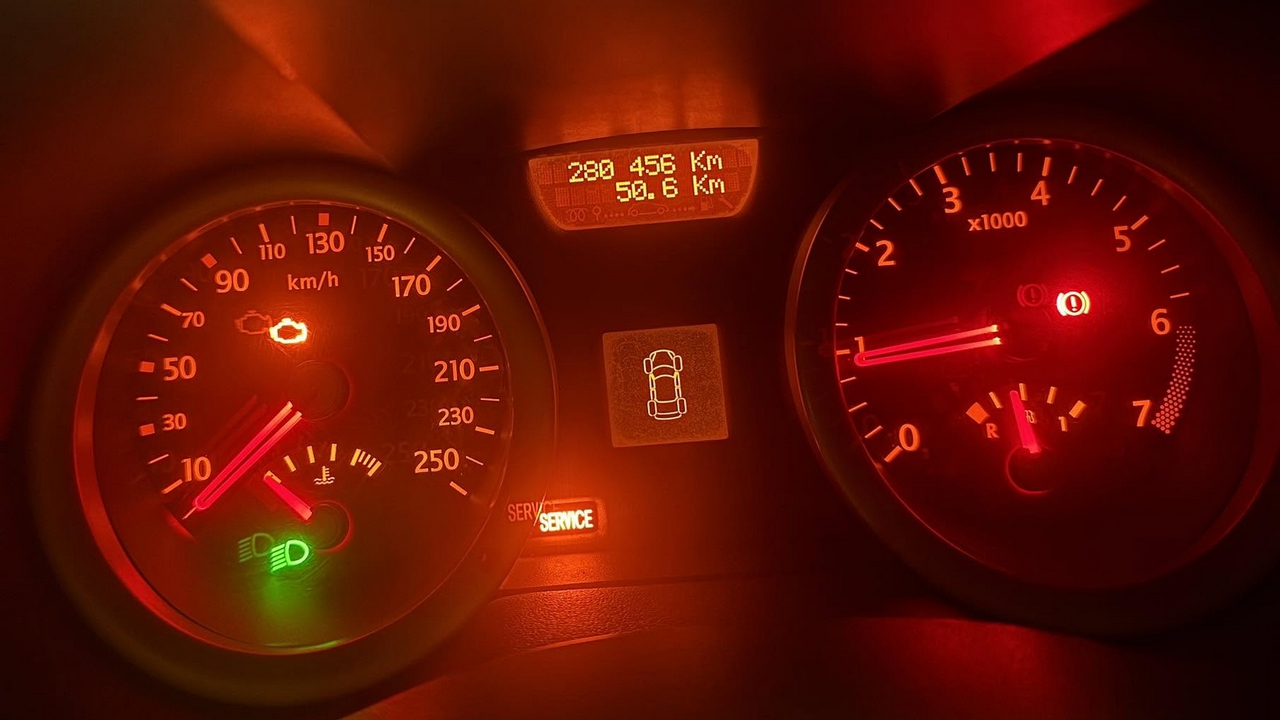 Renault Megane 2 Gösterge Ekranı